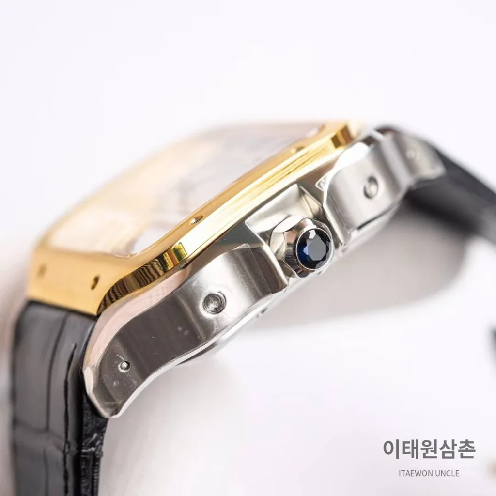 까르띠에 산토스 드 까르띠에 크로노그래프 블랙다이얼 오토매틱 51mm 블랙 가죽 스트랩 골드 베젤