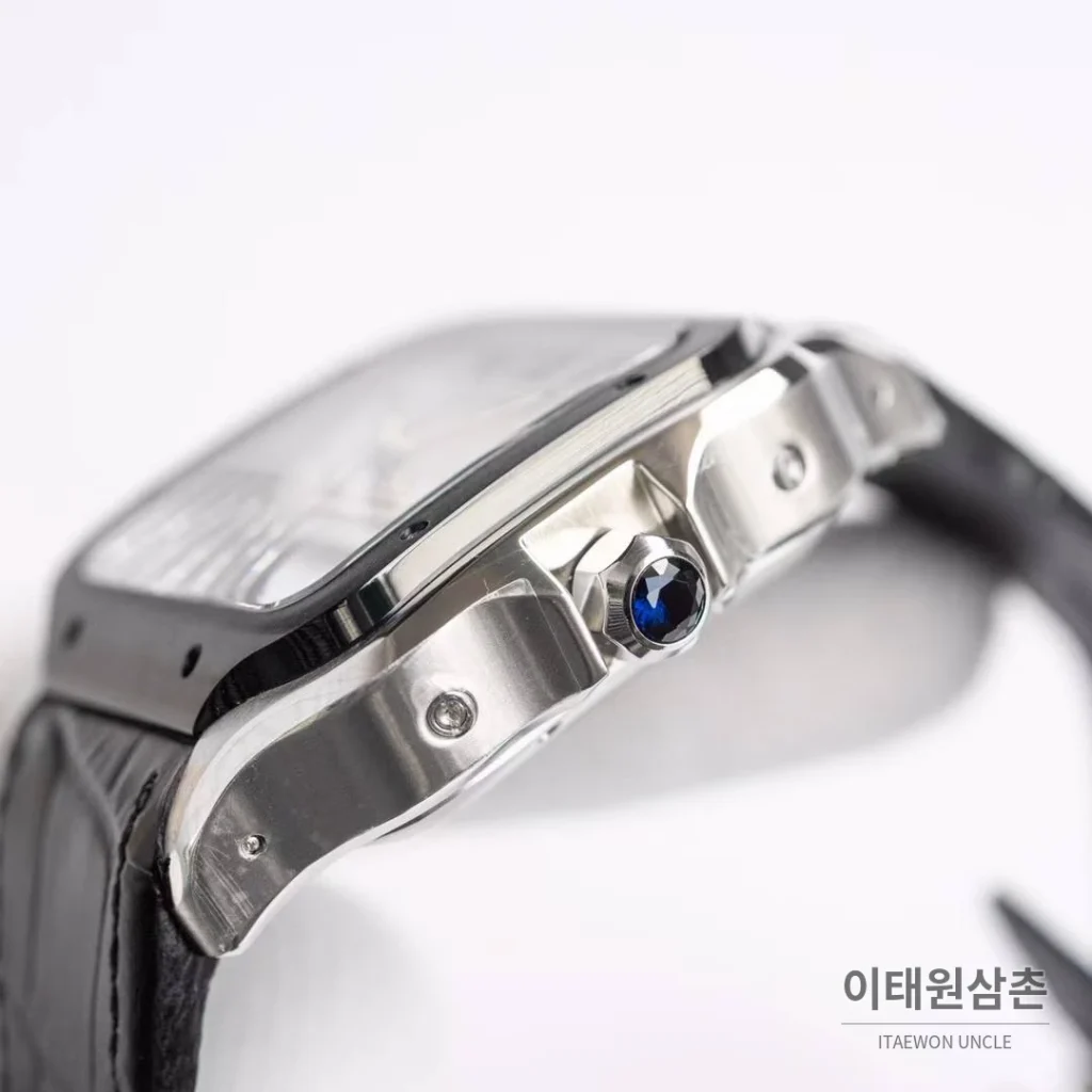 까르띠에 산토스 드 까르띠에 크로노그래프 블랙다이얼 오토매틱 51mm 블랙 가죽 스트랩 블랙 베젤