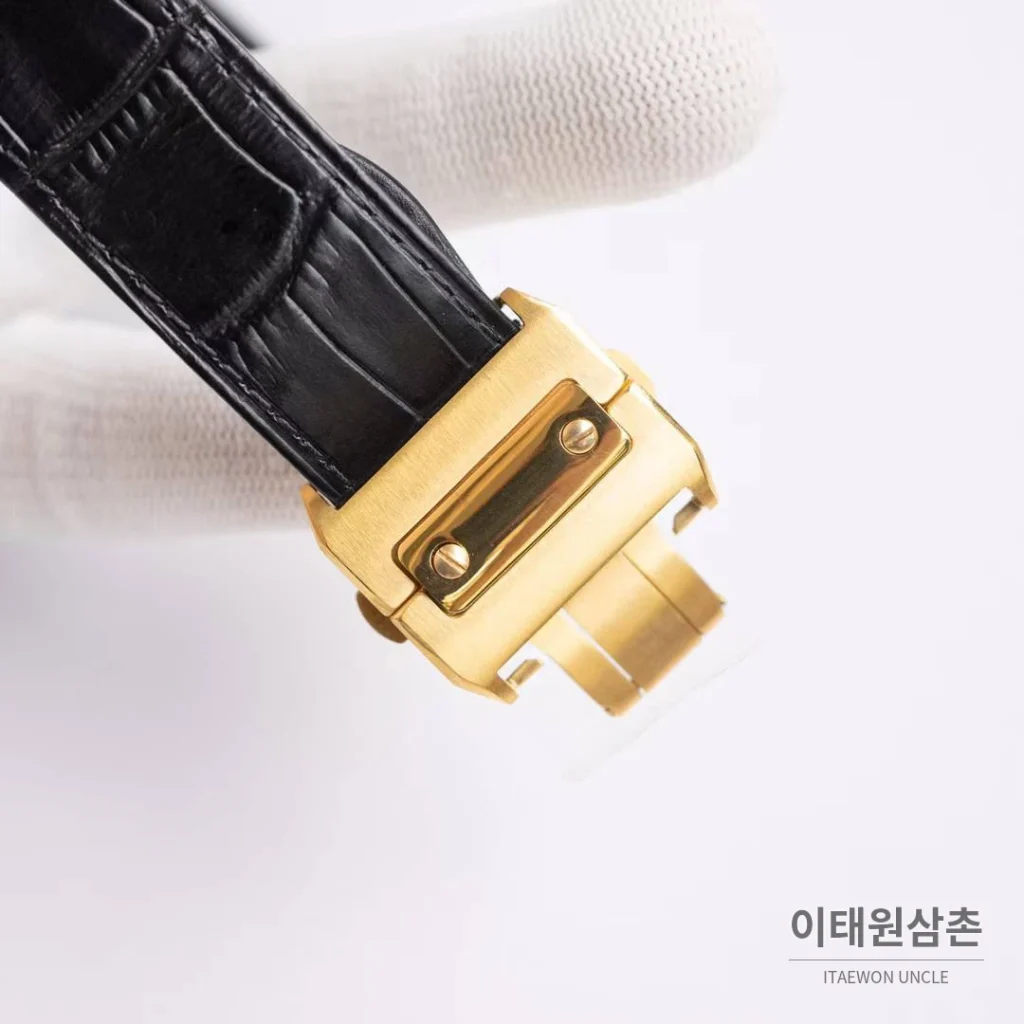 까르띠에 산토스 드 까르띠에 크로노그래프 블랙다이얼 오토매틱 51mm 블랙 가죽 스트랩 골드 베젤