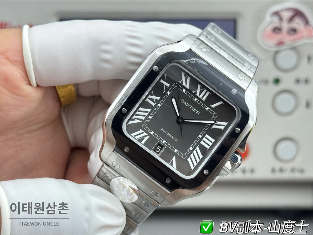 까르띠에 산토스 드 까르띠에 스틸 블랙 베젤 차콜 그레이 다이얼 오토매틱 39.8mm