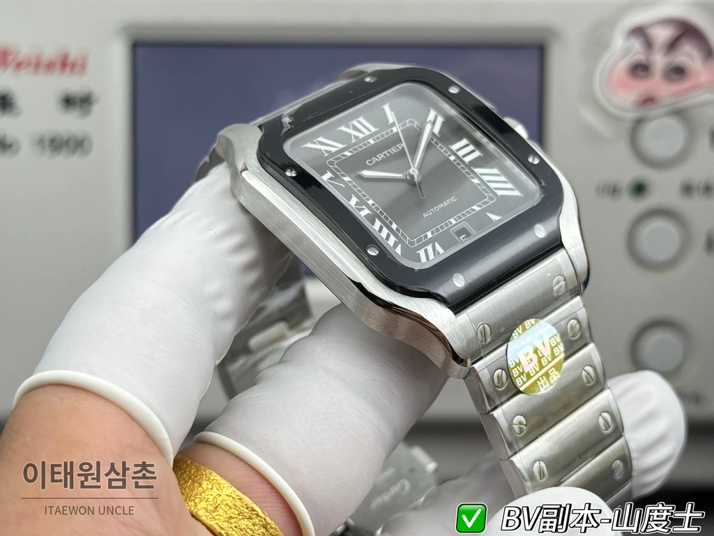 까르띠에 산토스 드 까르띠에 스틸 블랙 베젤 차콜 그레이 다이얼 오토매틱 39.8mm