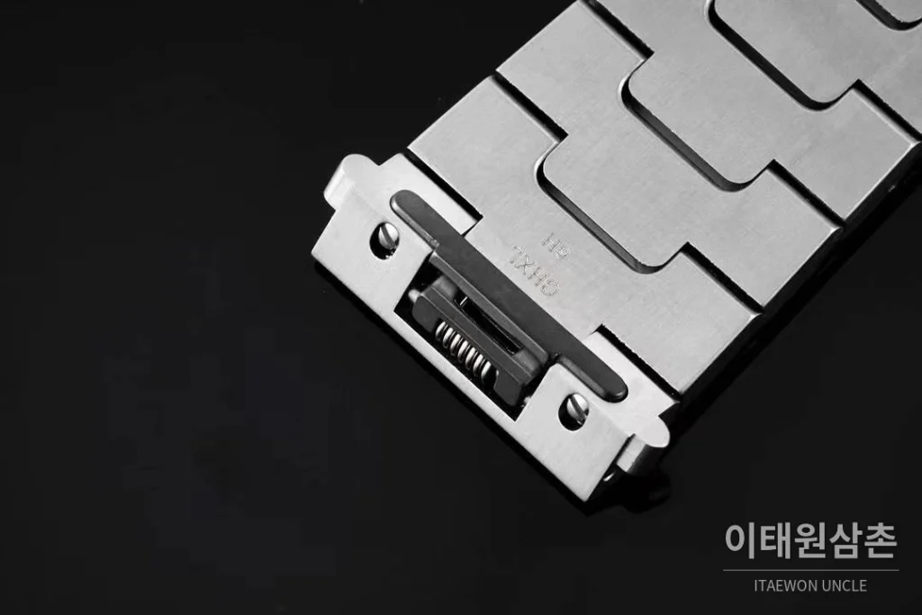 까르띠에 산토스 드 까르띠에 스틸 화이트로만다이얼 오토매틱 35.1mm 스틸 브레이슬릿 실버 베젤
