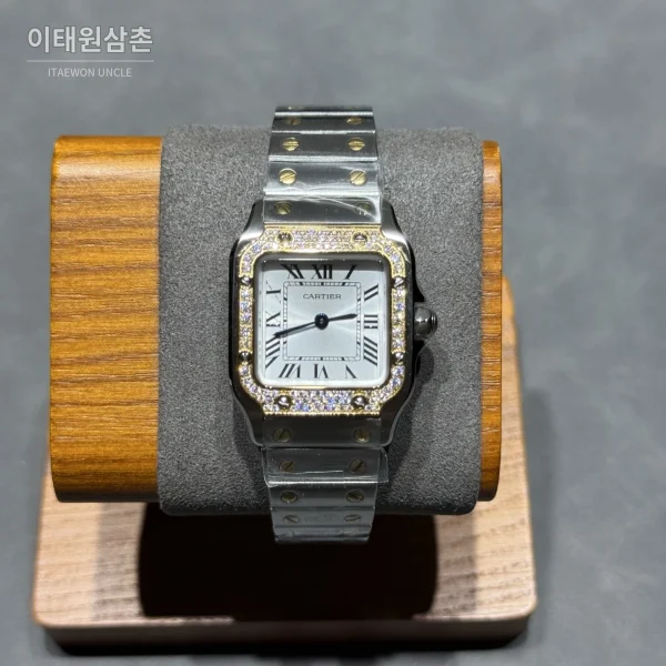 까르띠에 산토스 쿼츠 화이트 다이얼 스틸 브레이슬릿 골드 베젤