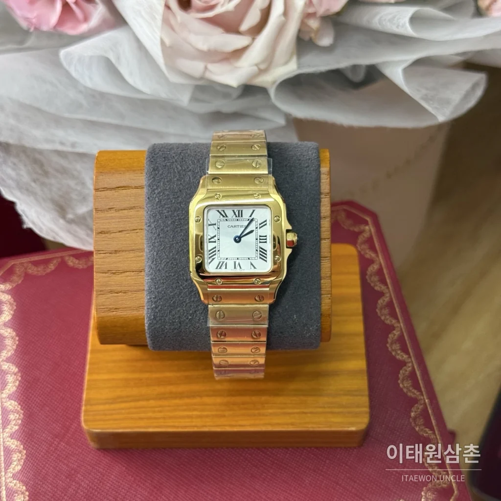 까르띠에 산토스 쿼츠 화이트 다이얼 골드 브레이슬릿 골드 케이스