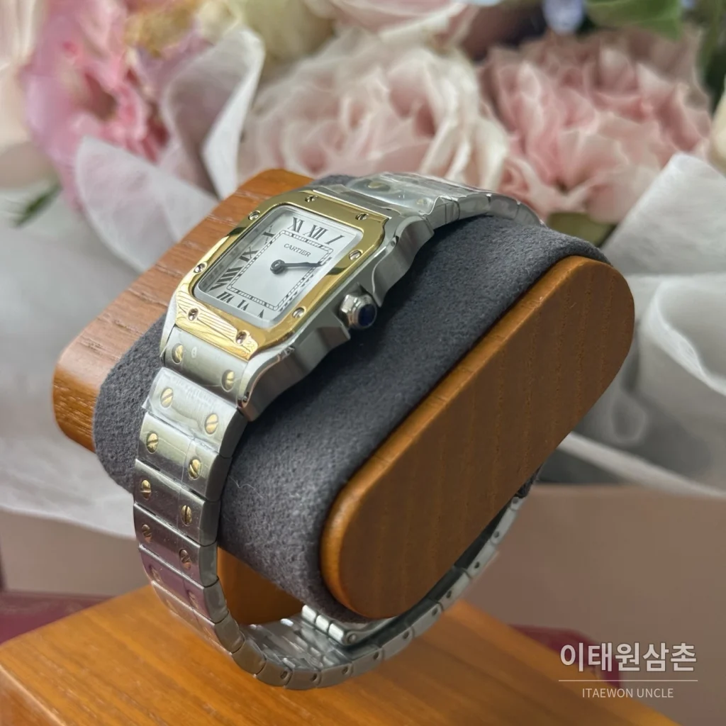 까르띠에 산토스 쿼츠 화이트 다이얼 투톤 브레이슬릿 골드 베젤