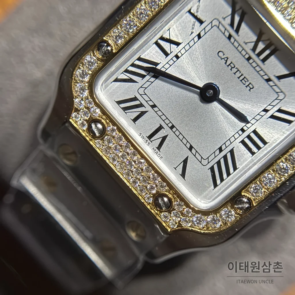 까르띠에 산토스 쿼츠 화이트 다이얼 스틸 브레이슬릿 골드 베젤