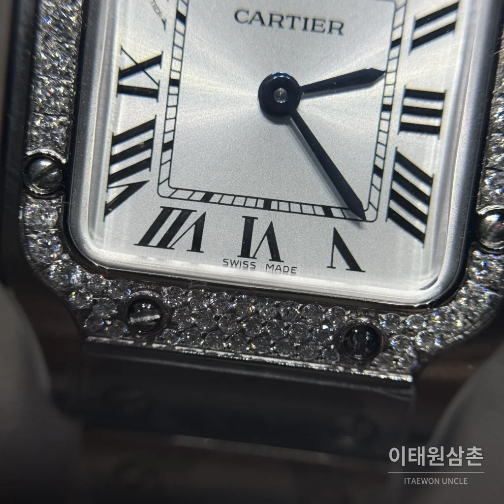 까르띠에 산토스 쿼츠 화이트 다이얼 스틸 브레이슬릿 실버 베젤 (2)
