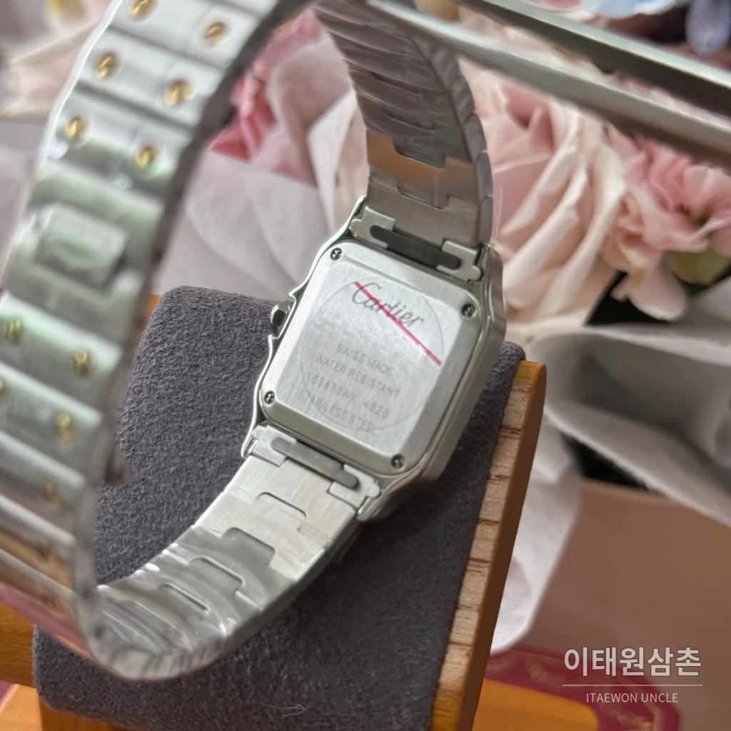 까르띠에 산토스 쿼츠 화이트 다이얼 투톤 브레이슬릿 골드 베젤