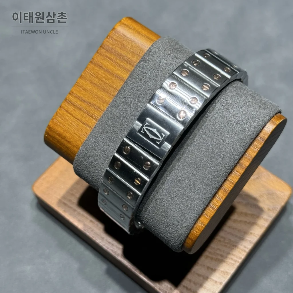 까르띠에 산토스 쿼츠 화이트 다이얼 스틸 브레이슬릿 실버 베젤
