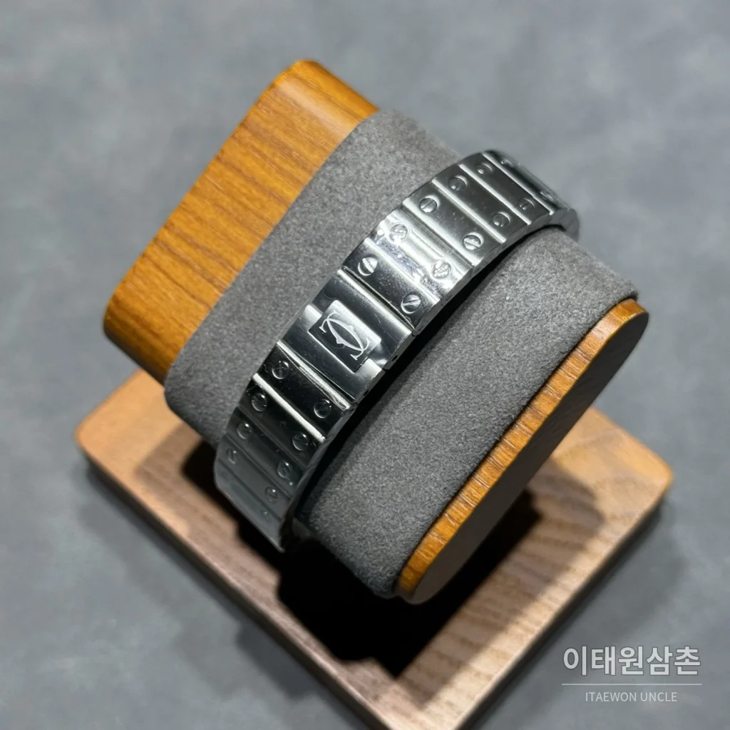 까르띠에 산토스 쿼츠 화이트 다이얼 스틸 브레이슬릿 실버 베젤 (2)