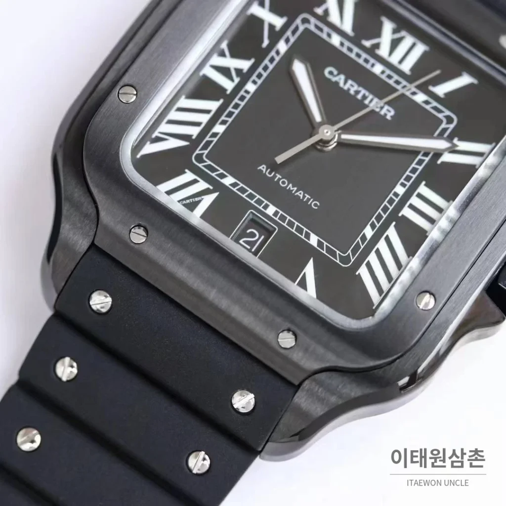 까르띠에 산토스 러버 스트랩 블랙다이얼 오토매틱 39.8mm 블랙 / 화이트 블랙 베젤
