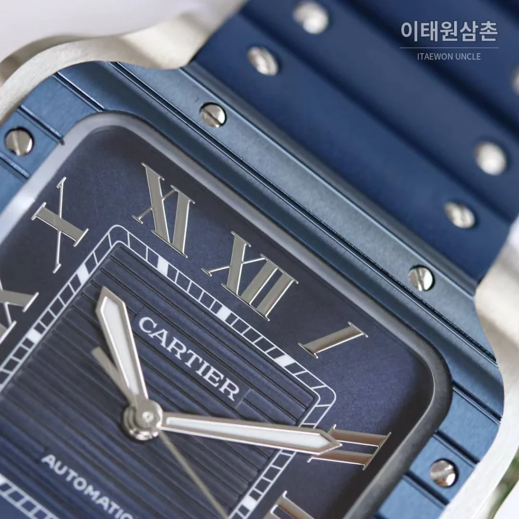까르띠에 산토스 스틸 블루베젤 러버스트랩 오토매틱 39.8mm 네이비 다이얼 (2)