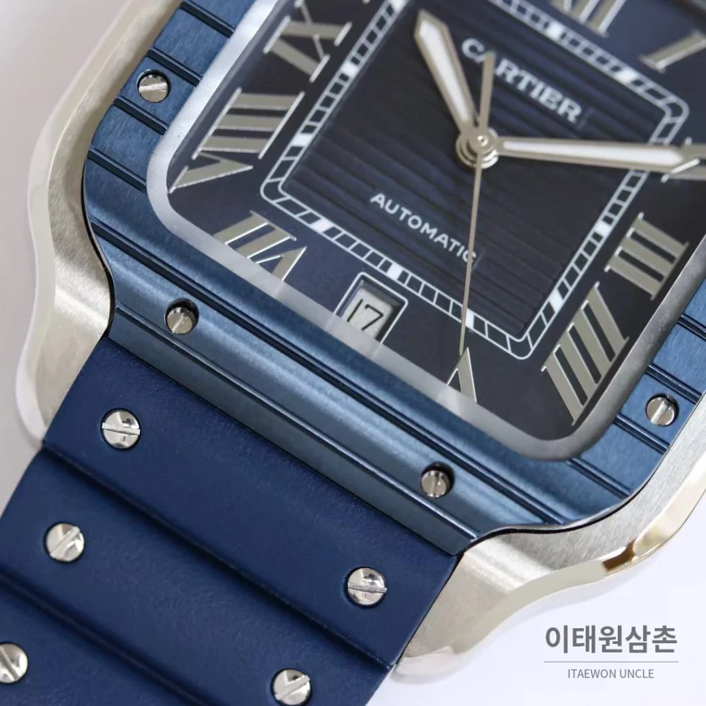 까르띠에 산토스 스틸 블루베젤 러버스트랩 오토매틱 39.8mm 네이비 다이얼 (2)