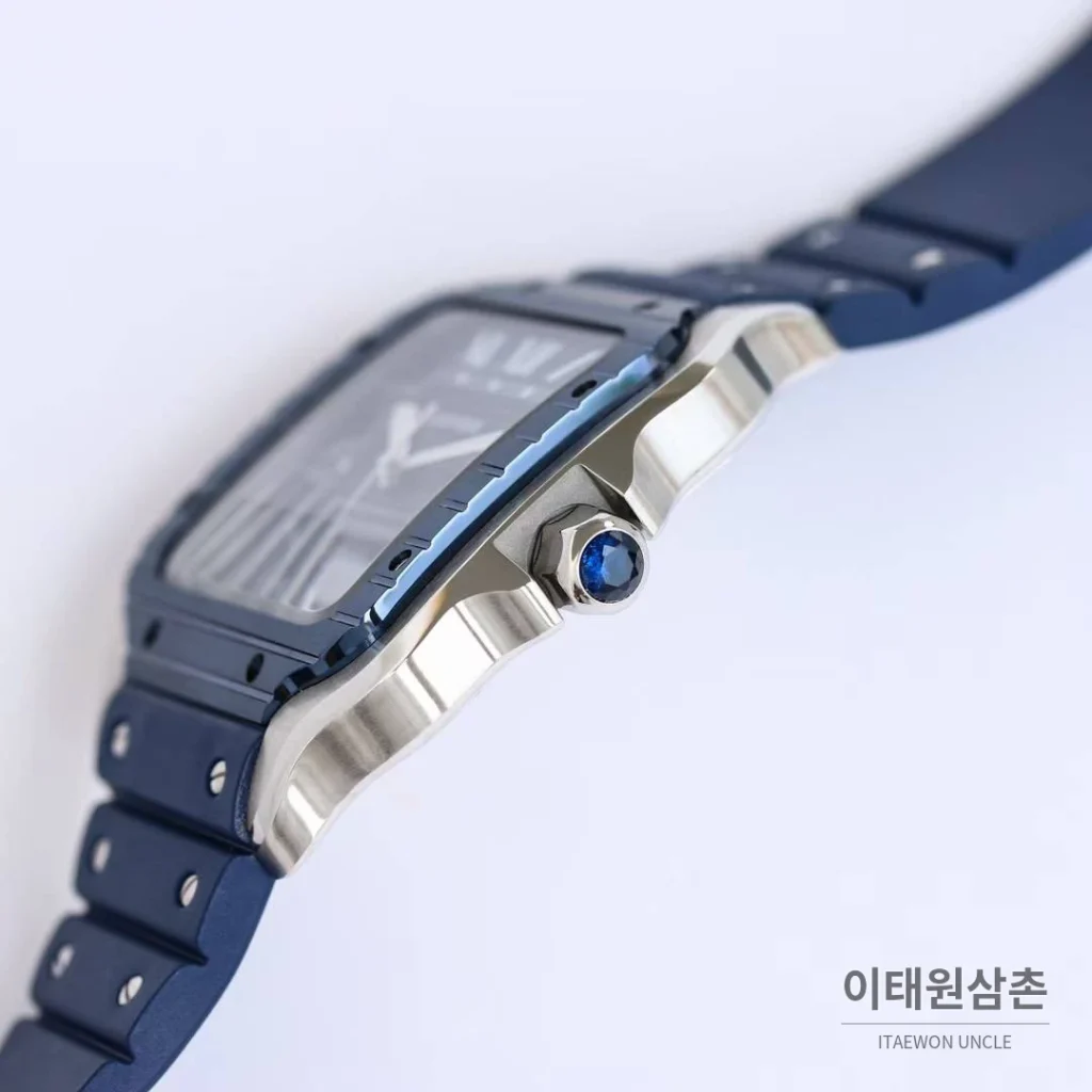 까르띠에 산토스 스틸 블루베젤 러버스트랩 오토매틱 39.8mm 네이비 다이얼 (2)
