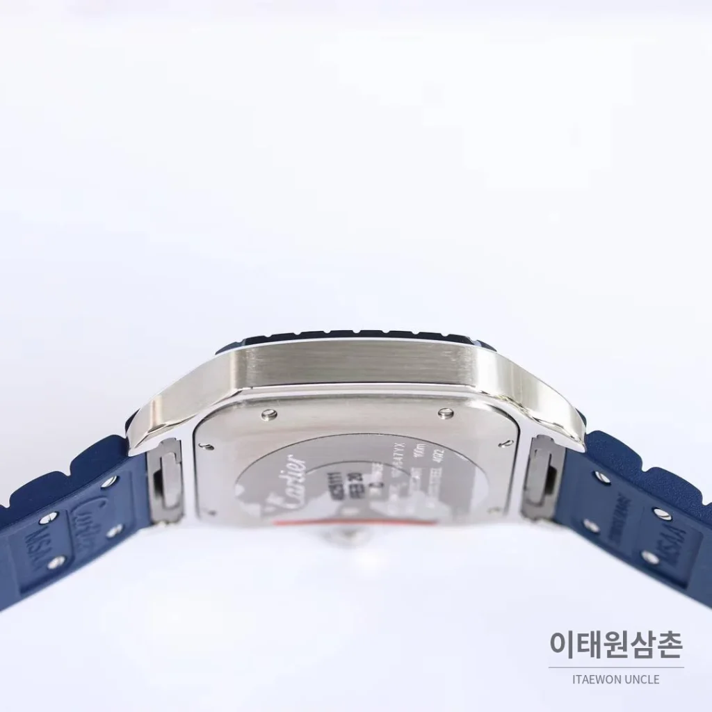 까르띠에 산토스 스틸 블루베젤 러버스트랩 오토매틱 39.8mm 화이트 다이얼 (2)