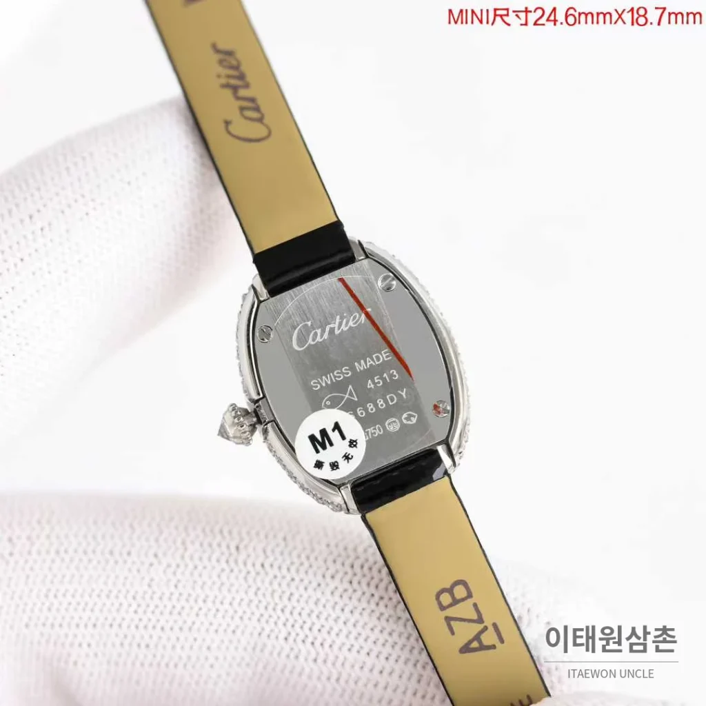 까르띠에 탱 루이 미니 골드톤 화이트다이얼 로만인덱스 블루핸즈 쿼츠 24mm 골드 / 화이트 (2)