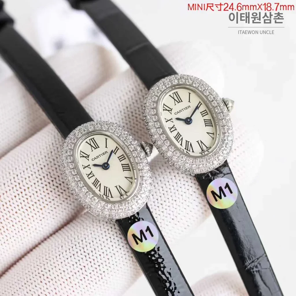 까르띠에 탱 루이 미니 골드톤 화이트다이얼 로만인덱스 블루핸즈 쿼츠 24mm 골드 / 화이트 (2)