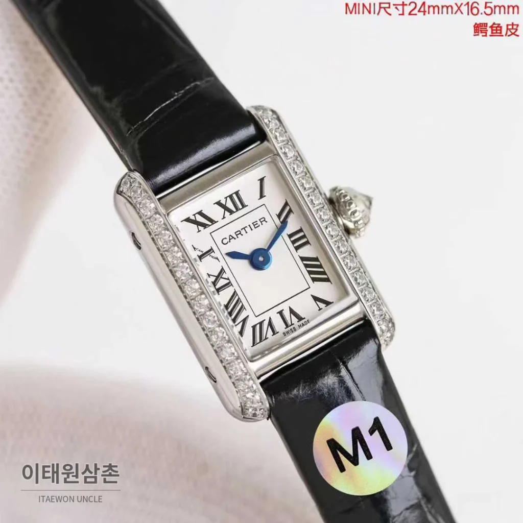 까르띠에 탱 루이 미니 골드톤 화이트다이얼 로만인덱스 블루핸즈 쿼츠 24mm 골드 / 화이트