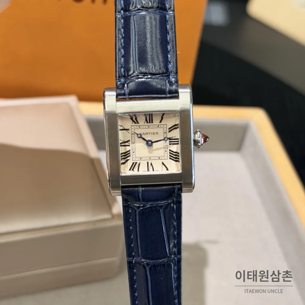 까르띠에 탱크 노말 쿼츠