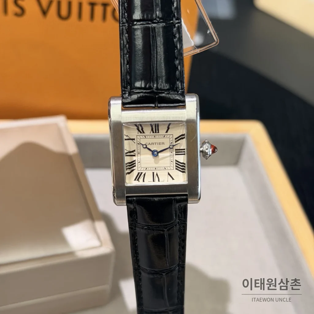 까르띠에 탱크 노말 쿼츠