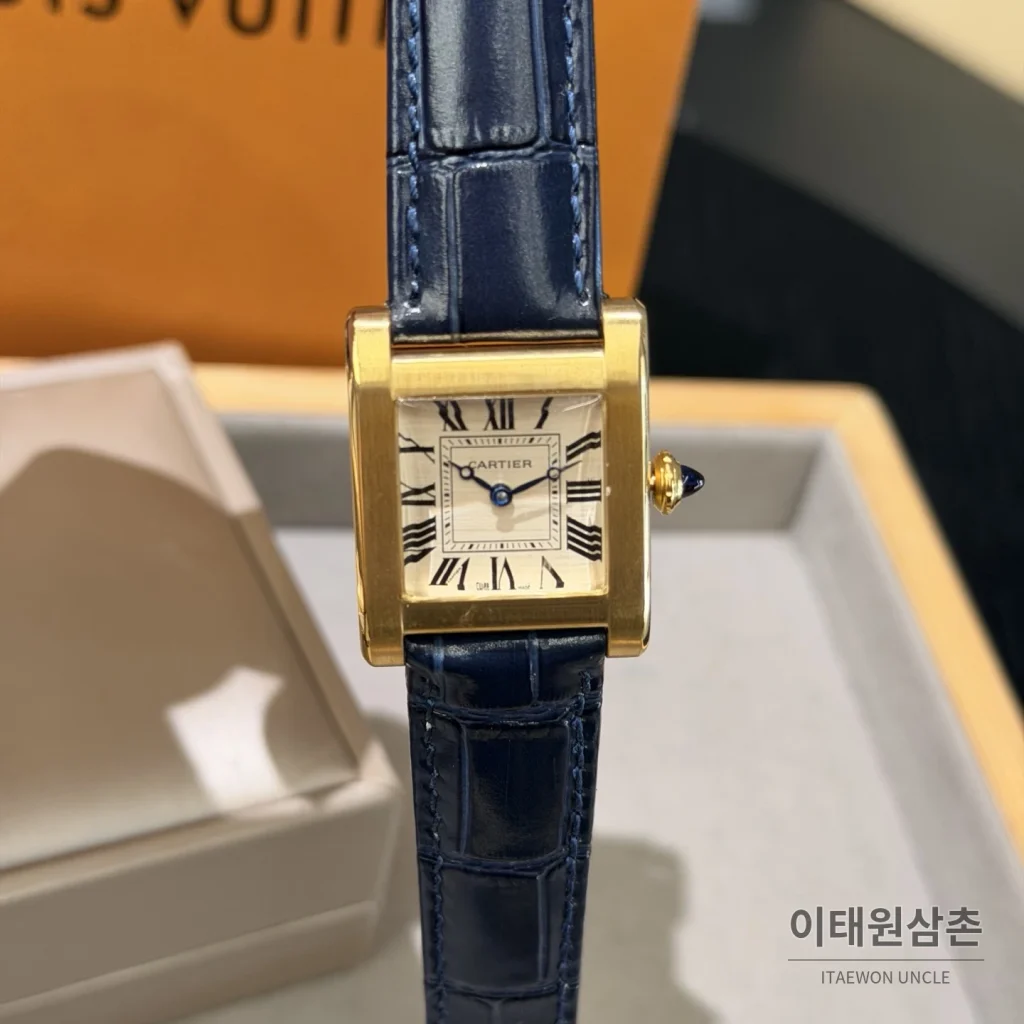 까르띠에 탱크 노말 쿼츠