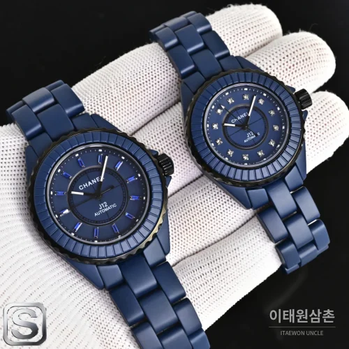 샤넬 J12 블루 오토매틱 세라믹 브레이슬릿 블랙 베젤 (2) 샤넬 J12 블루 오토매틱 세라믹 브레이슬릿 블랙 베젤 (2)