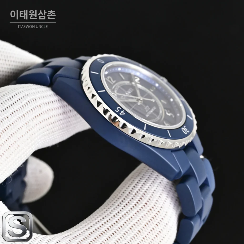 샤넬 J12 블루 오토매틱 세라믹 브레이슬릿 실버 베젤 (2)