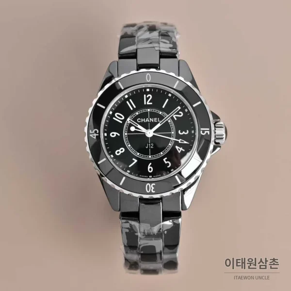 샤넬 J12 세라믹 블랙화이트 다이얼 쿼츠 33mm 블랙 / 화이트 (7) 샤넬 J12 세라믹 블랙화이트 다이얼 쿼츠 33mm 블랙 / 화이트 세라믹 브레이슬릿 블랙 베젤
