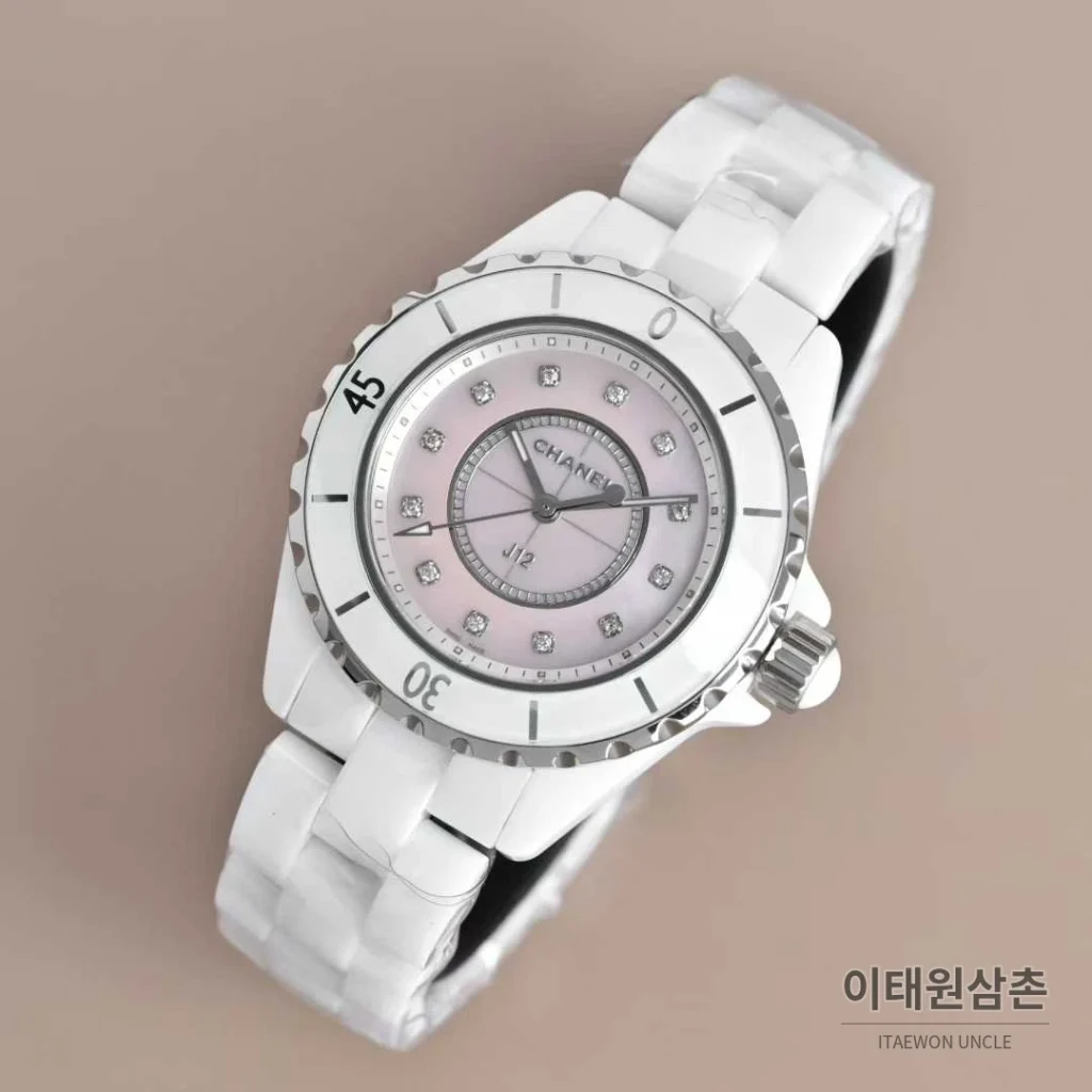 샤넬 J12 세라믹 블랙화이트 다이얼 쿼츠 33mm 블랙 / 화이트 세라믹 브레이슬릿 화이트 베젤 (4)