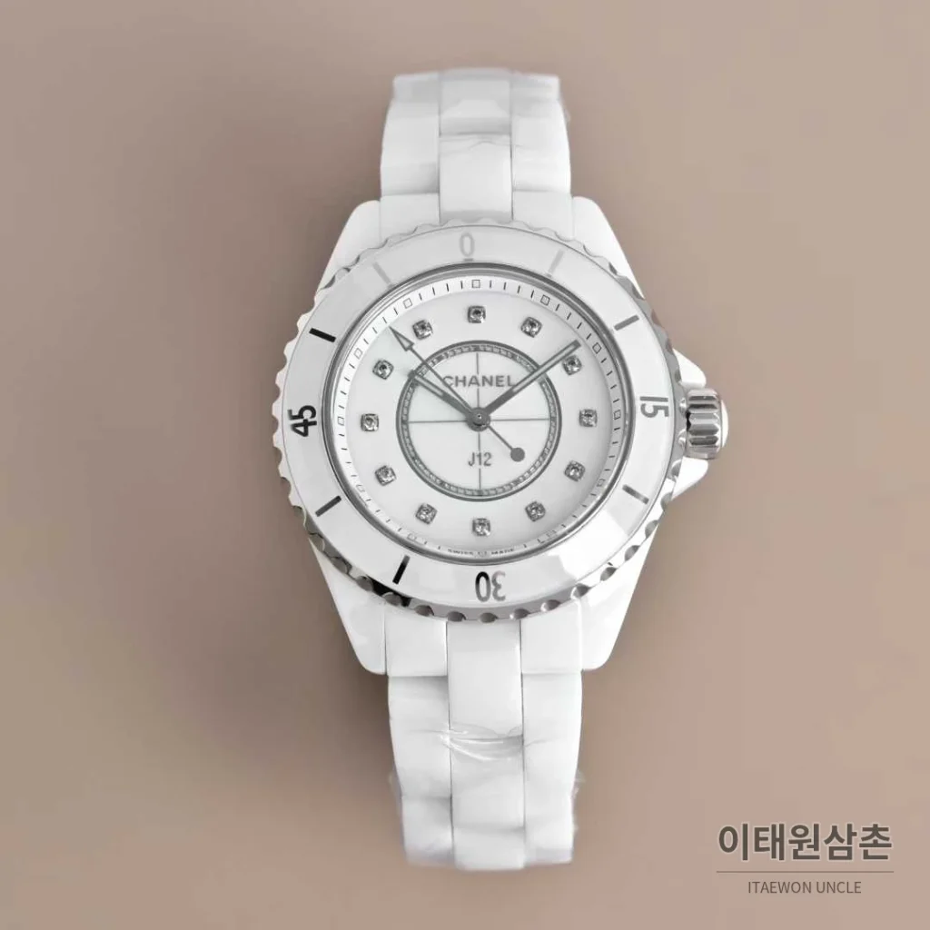 샤넬 J12 세라믹 화이트다이얼 아라비아인덱스 쿼츠 33mm 세라믹 브레이슬릿 화이트 베젤 (2)