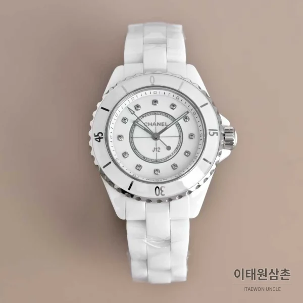 샤넬 J12 세라믹 화이트다이얼 아라비아인덱스 쿼츠 33mm 세라믹 브레이슬릿 화이트 베젤 (2)