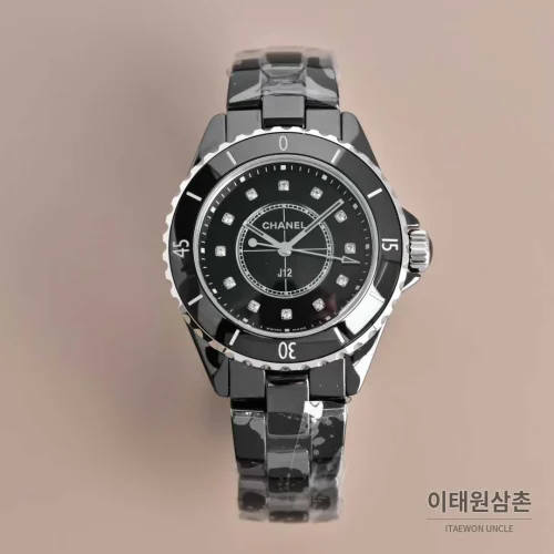 샤넬 J12 세라믹 화이트다이얼 아라비아인덱스 쿼츠 33mm 세라믹 브레이슬릿 블랙 베젤