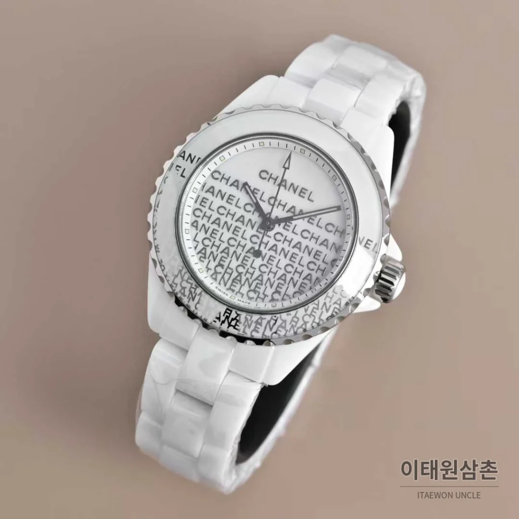 샤넬 J12 세라믹 화이트다이얼 아라비아인덱스 쿼츠 33mm 세라믹 브레이슬릿 화이트 베젤