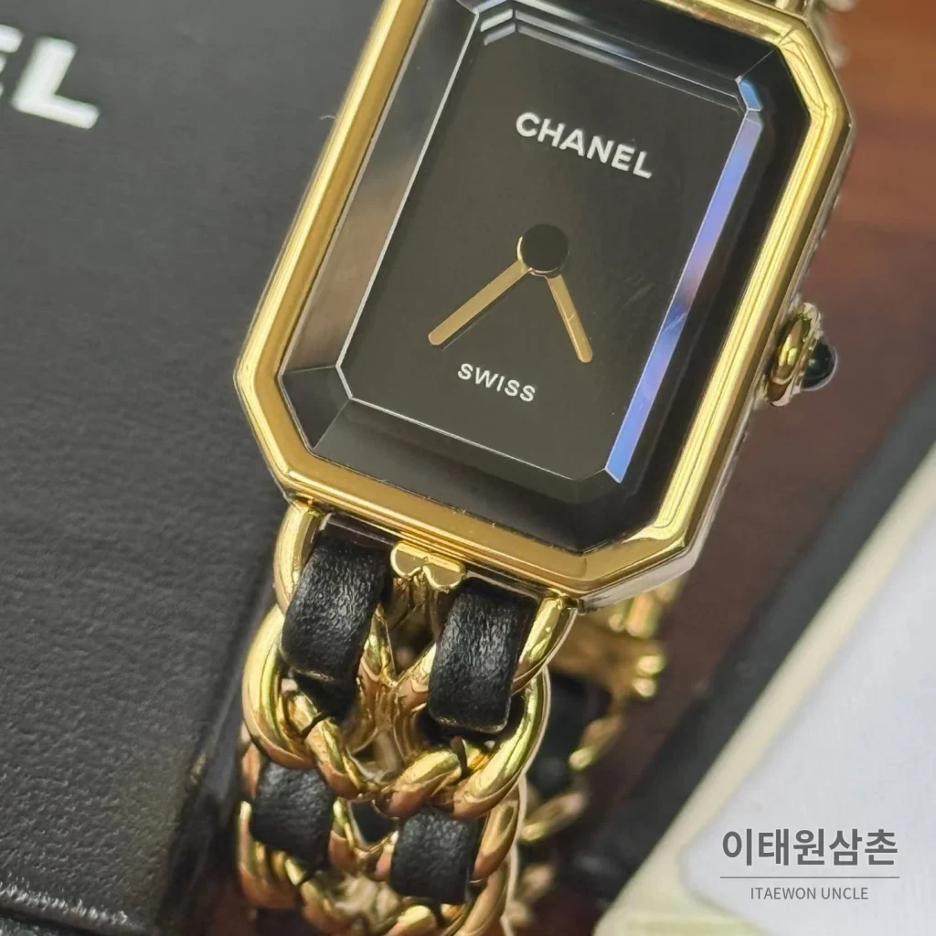 샤넬 프리미에르 스틸 레더 브레이슬릿 쿼츠 여성시계 20mm 블랙 다이얼 골드 베젤