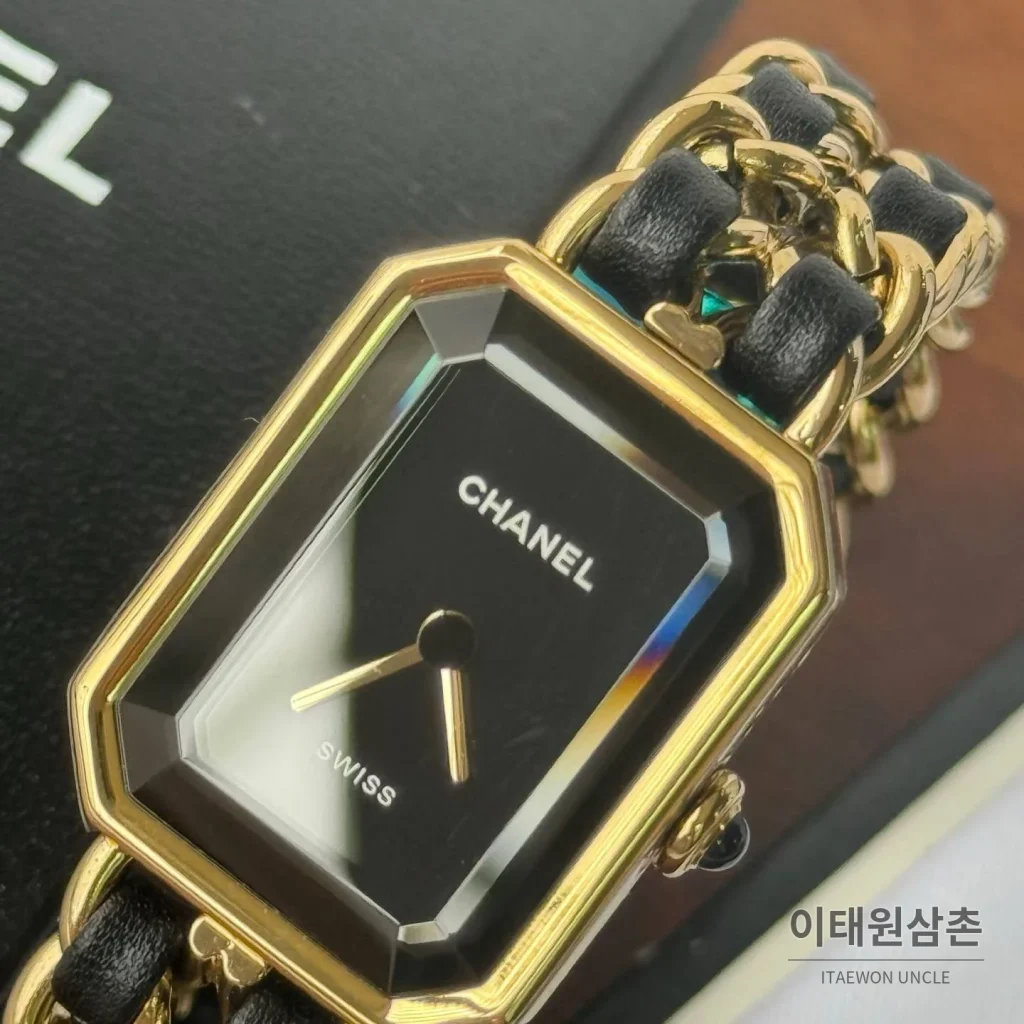 샤넬 프리미에르 스틸 레더 브레이슬릿 쿼츠 여성시계 20mm 블랙 다이얼 골드 베젤