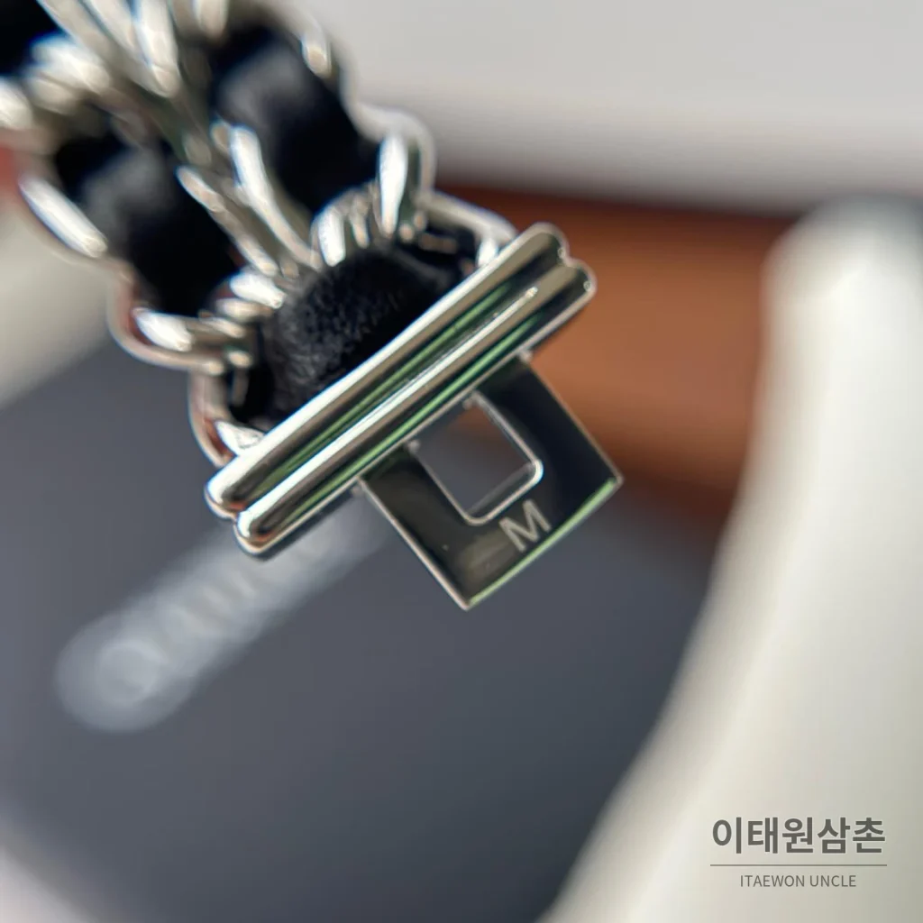 샤넬 프리미에르 스틸 레더 브레이슬릿 쿼츠 여성시계 20mm 블랙 다이얼 실버 베젤