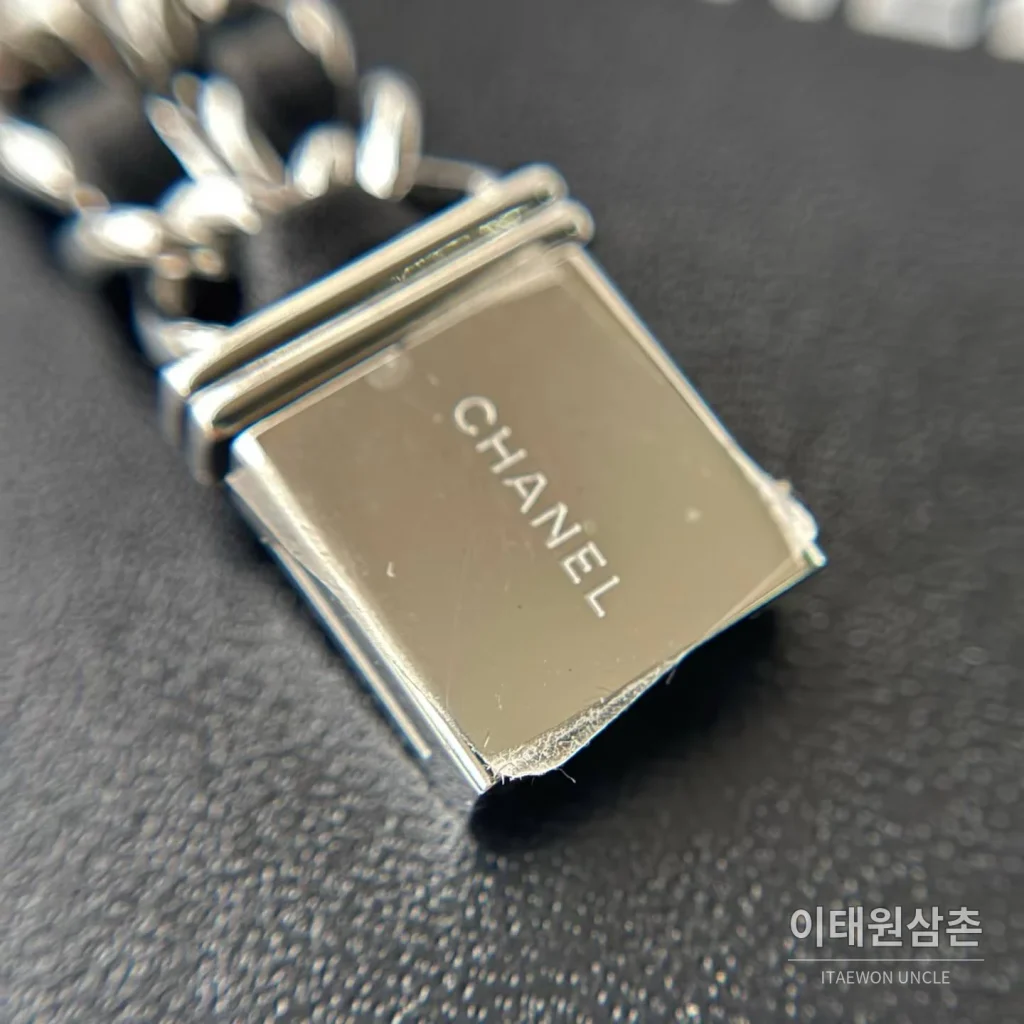 샤넬 프리미에르 스틸 레더 브레이슬릿 쿼츠 여성시계 20mm 블랙 다이얼 실버 베젤