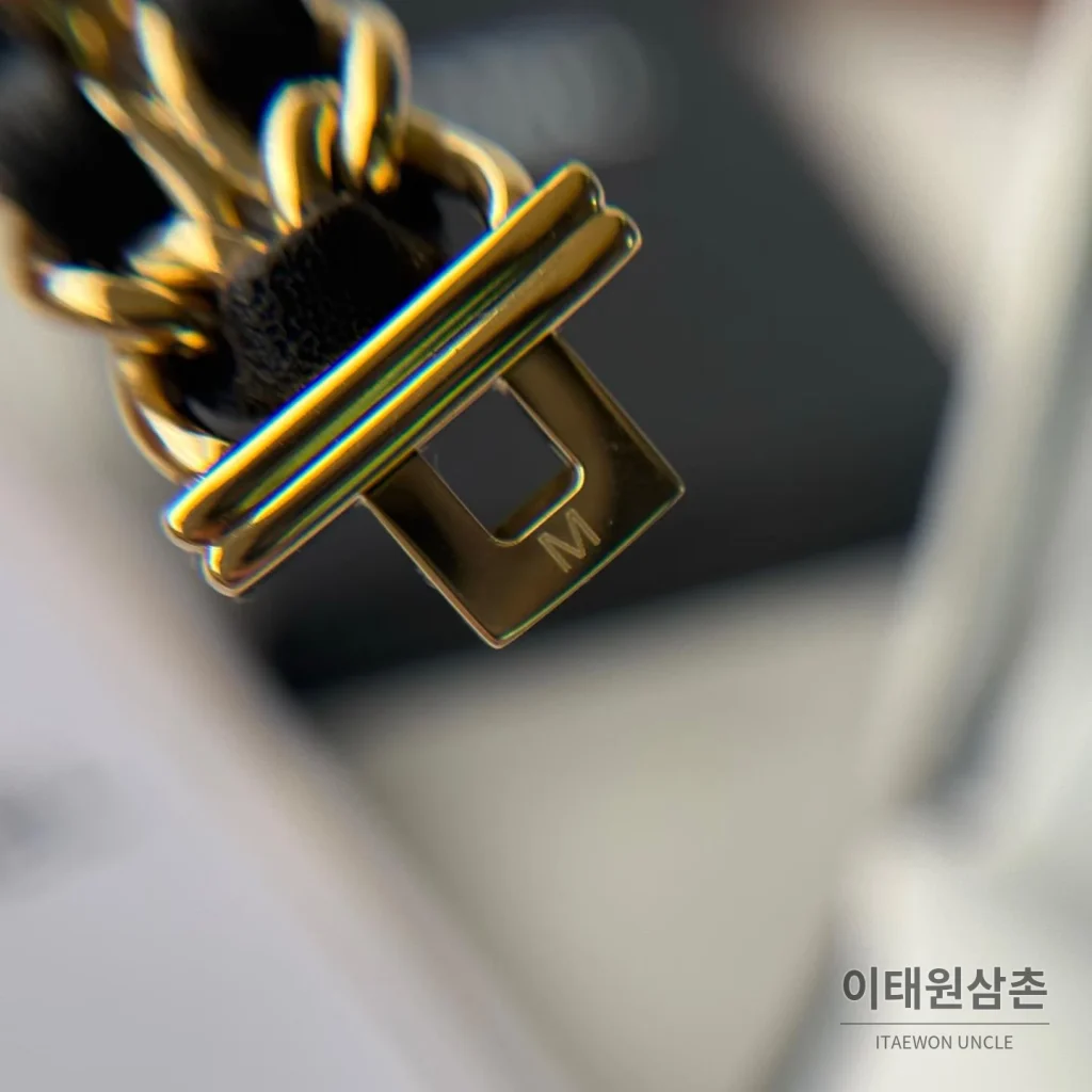 샤넬 프리미에르 스틸 레더 브레이슬릿 쿼츠 여성시계 20mm 블랙 다이얼 골드 베젤