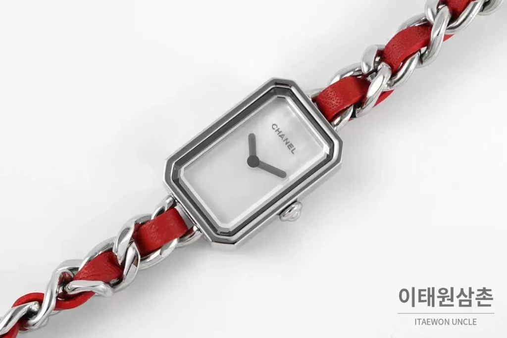 샤넬 프리미에르 스틸 블랙다이얼 쿼츠 23.6mm 레드 가죽 스트랩 실버 베젤