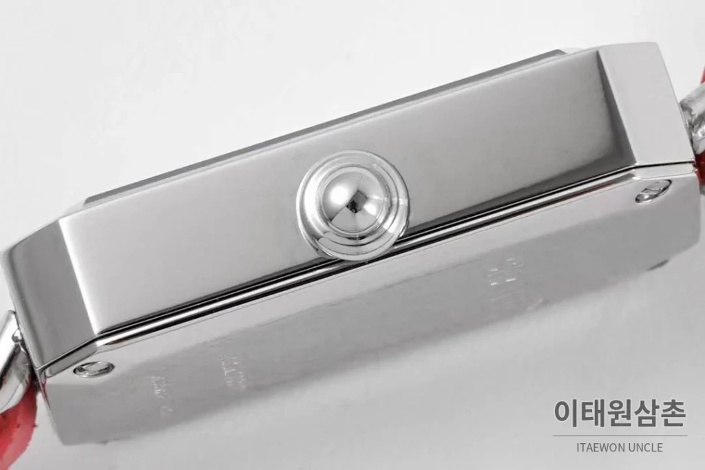 샤넬 프리미에르 스틸 블랙다이얼 쿼츠 23.6mm 레드 가죽 스트랩 실버 베젤