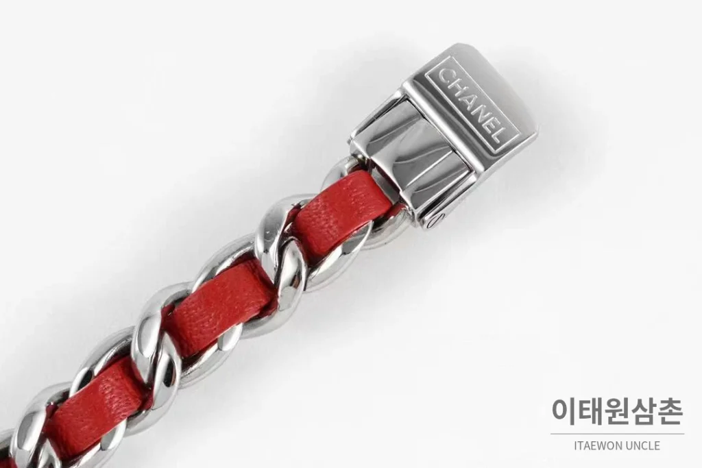 샤넬 프리미에르 스틸 블랙다이얼 쿼츠 23.6mm 레드 가죽 스트랩 실버 베젤