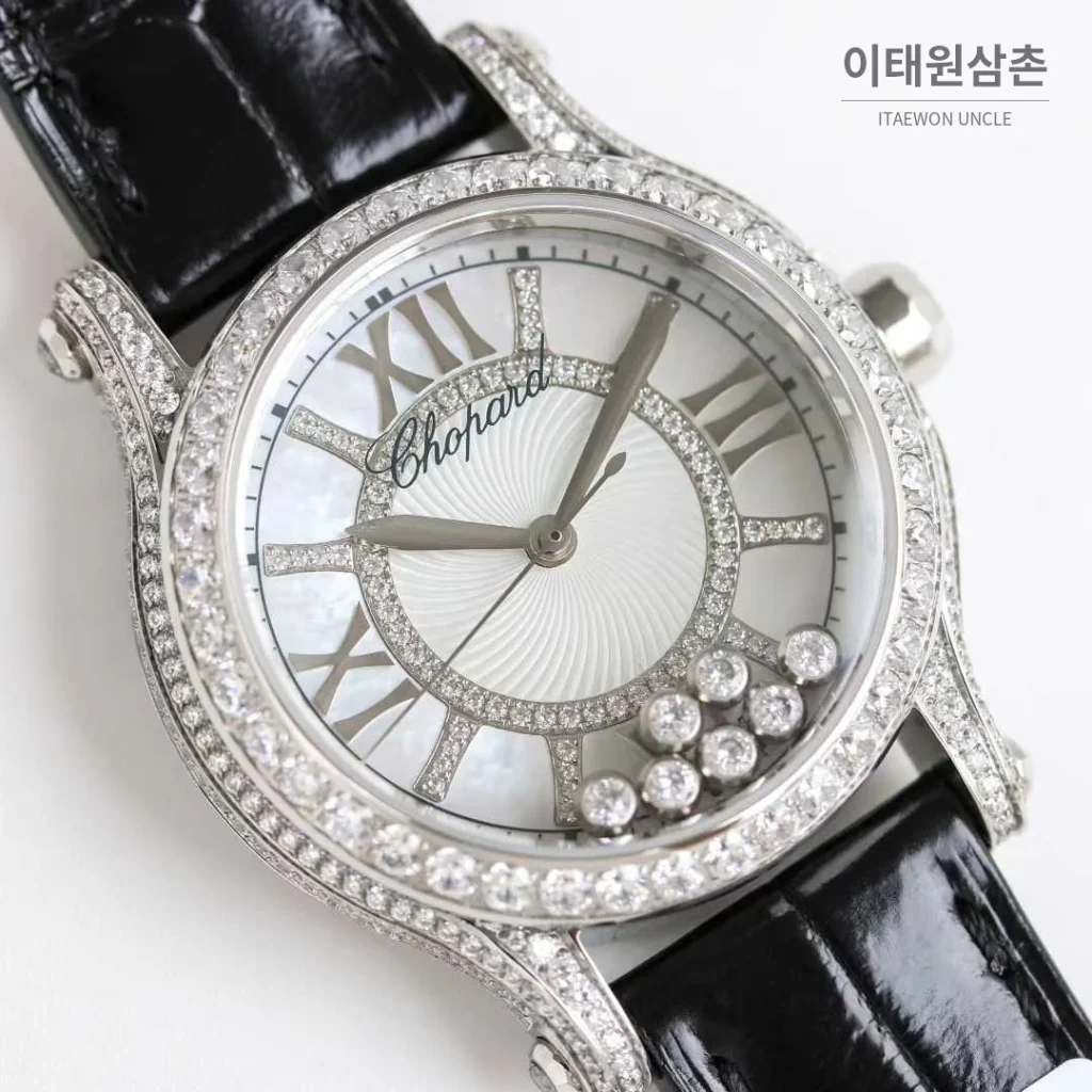 쇼파드 해피스포트 스틸 다이아몬드 자개다이얼 플로팅젬 오토매틱 36mm 화이트 블랙 가죽 스트랩 실버 베젤