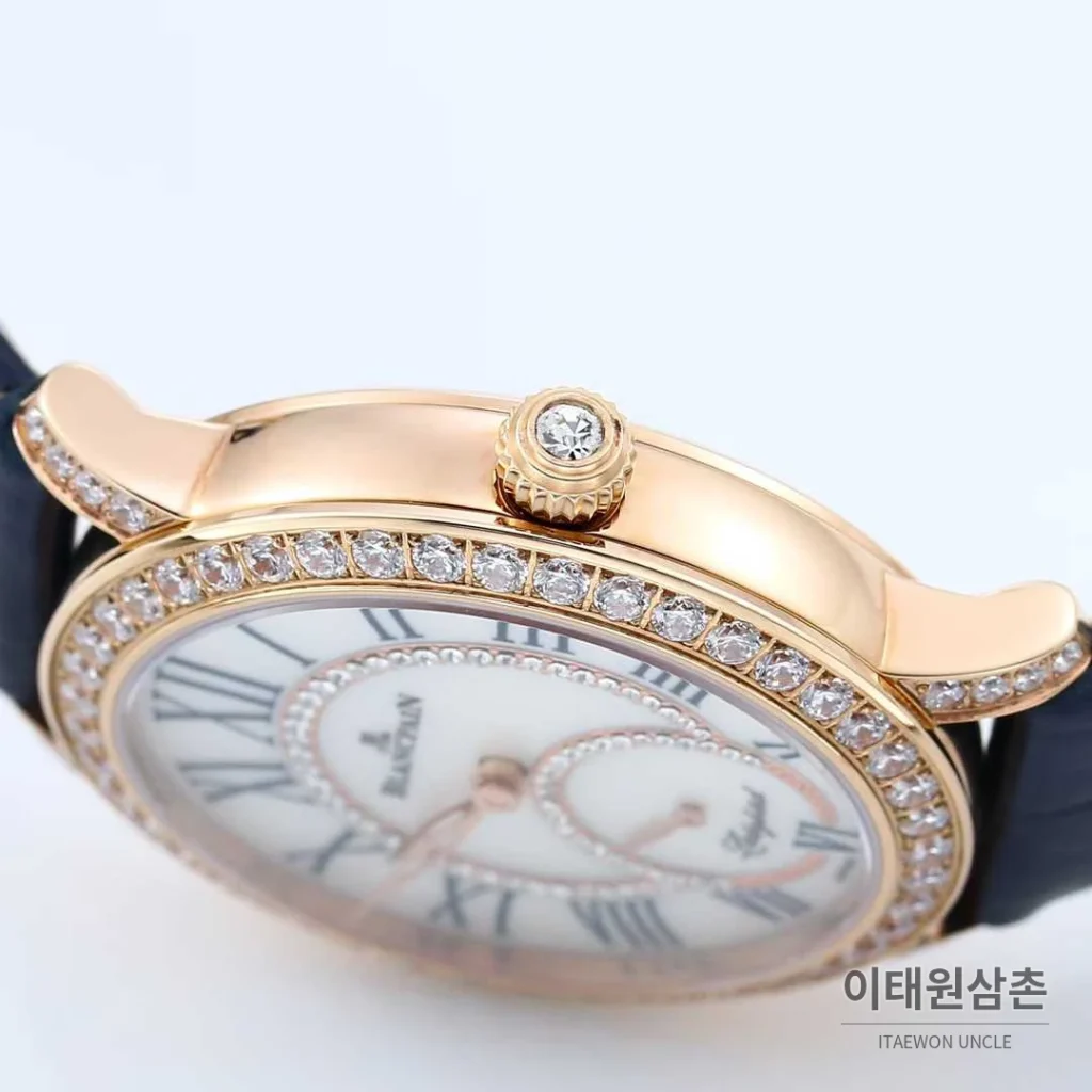 쇼파드 해피스포트 스틸 다이아몬드 자개다이얼 플로팅젬 오토매틱 36mm 화이트 네이비 가죽 스트랩 로즈골드 베젤