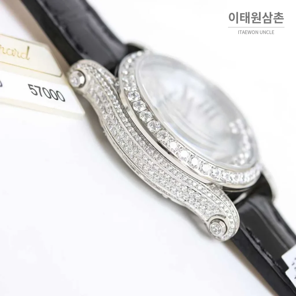 쇼파드 해피스포트 스틸 다이아몬드 자개다이얼 플로팅젬 오토매틱 36mm 화이트 블랙 가죽 스트랩 실버 베젤