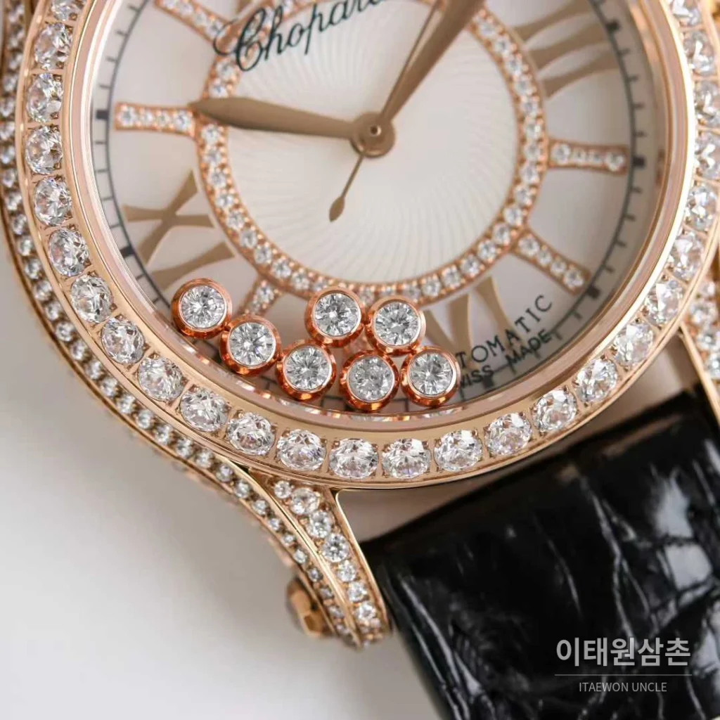 쇼파드 해피스포트 스틸 풀다이아 자개다이얼 플로팅젬 오토매틱 36mm 화이트 블랙 가죽 스트랩 로즈골드 베젤