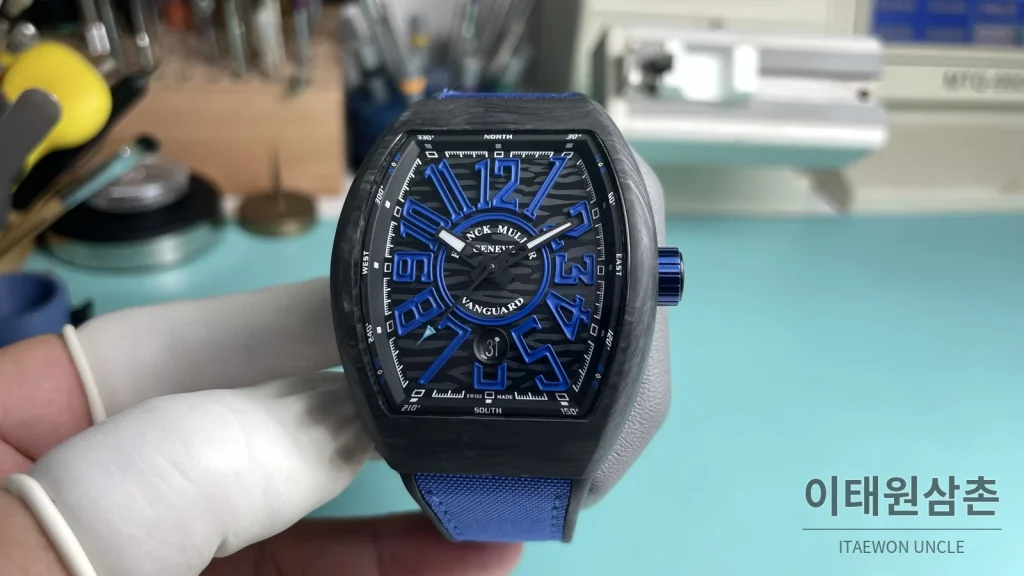 프랭크뮬러 방가드 오토매틱 45mm 블랙 다이얼 블루 러버 스트랩