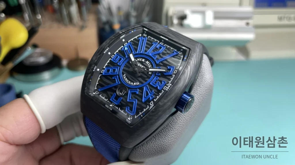 프랭크뮬러 방가드 오토매틱 45mm 블랙 다이얼 블루 러버 스트랩