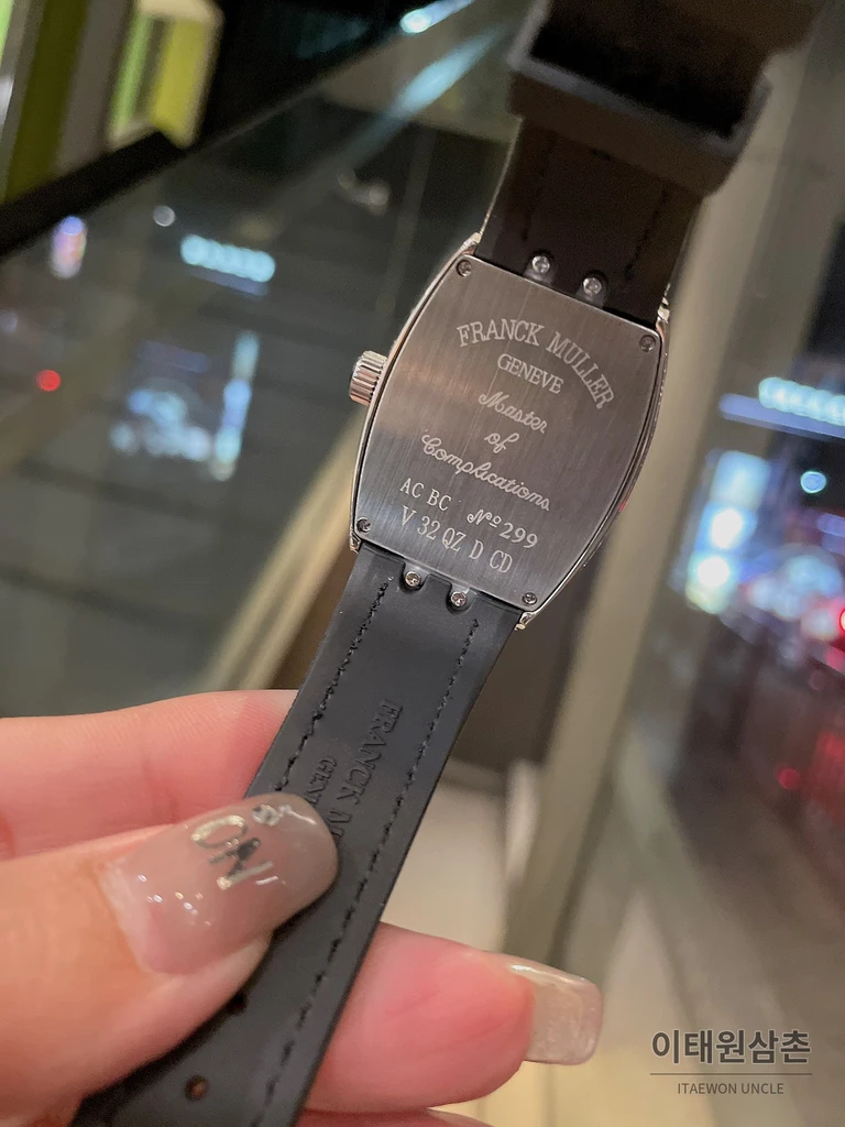 프랭크뮬러 뱅가드 요팅 다이아몬드세팅 러버레더 여성시계 42mm V32 블랙 다이얼