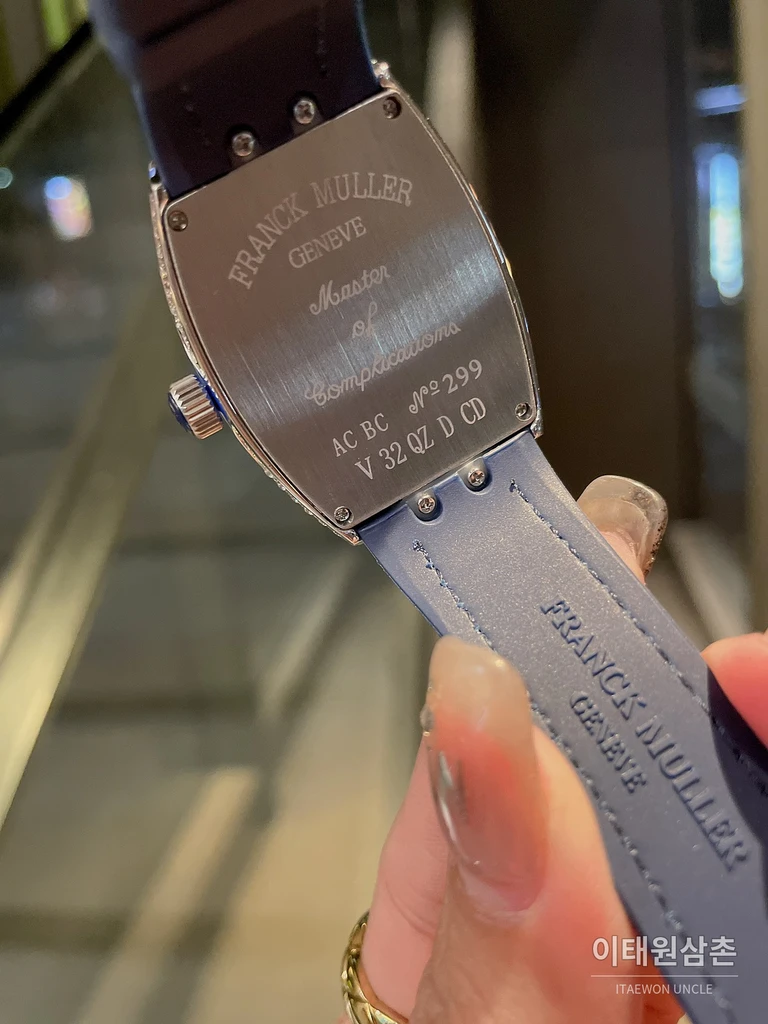 프랭크뮬러 뱅가드 요팅 다이아몬드세팅 러버레더 여성시계 42mm V32 네이비 다이얼