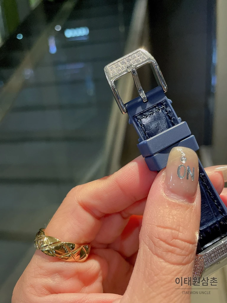 프랭크뮬러 뱅가드 요팅 다이아몬드세팅 러버레더 여성시계 42mm V32 네이비 다이얼